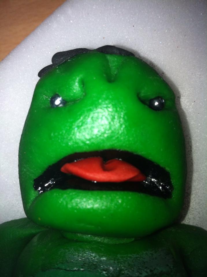Jo is far to talented for her own good, I mean look at this sackboy hulk cake topper!